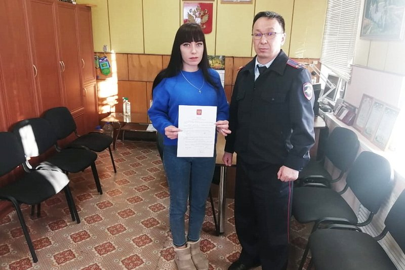 В Макушинском округе принесла Присягу жительница Республики Казахстан, получившая гражданство Российской Федерации