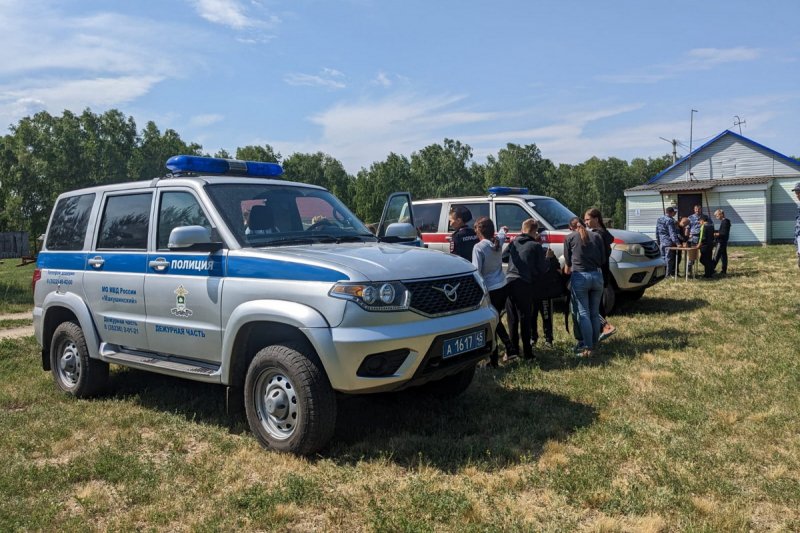 Макушинские полицейские и общественники организовали мероприятие для детей, отдыхающих в загородном оздоровительном лагере «Космос»
